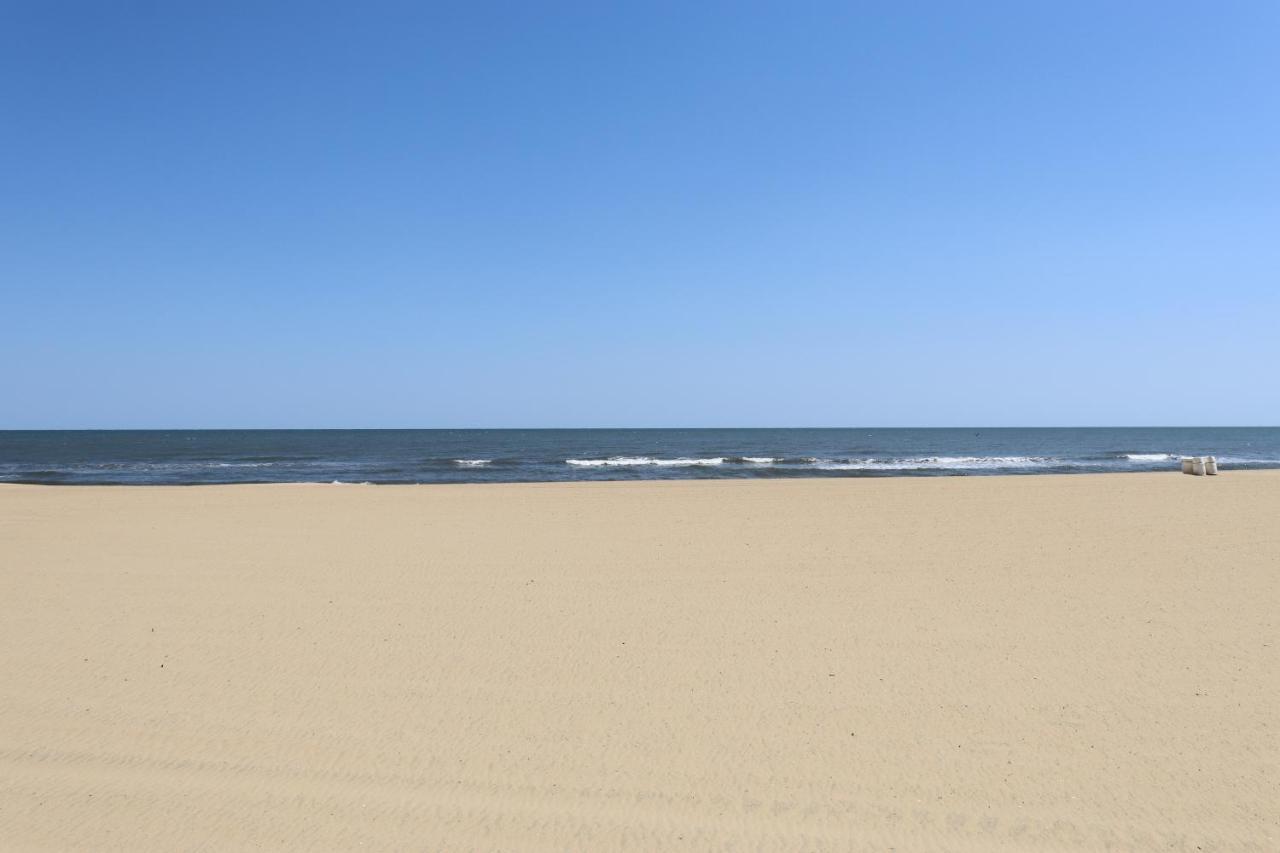 Beach Luxury Oceanfront バージニアビーチ エクステリア 写真
